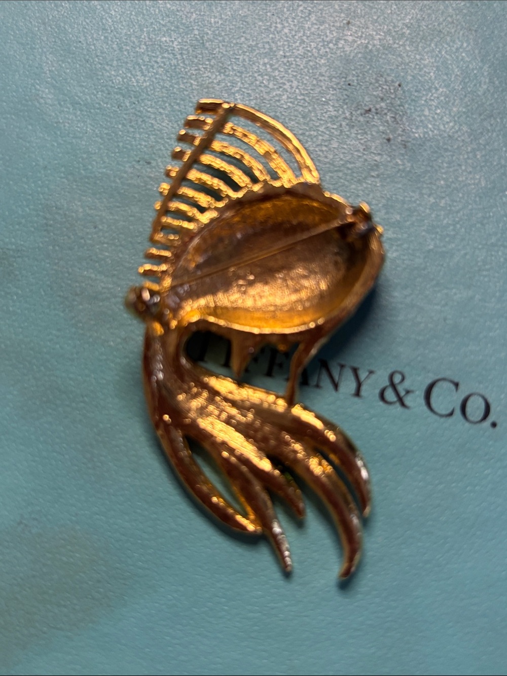Vintage Tropical Rhinestone embedded Gold tone Brooch - Picture 2 of 2